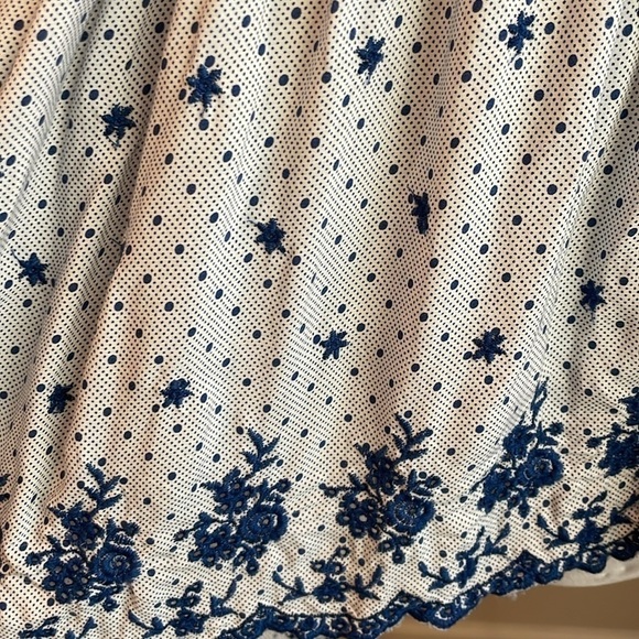 Ivy Jane blue polka dot v neck blouse size medium/large - Picture 3 of 8